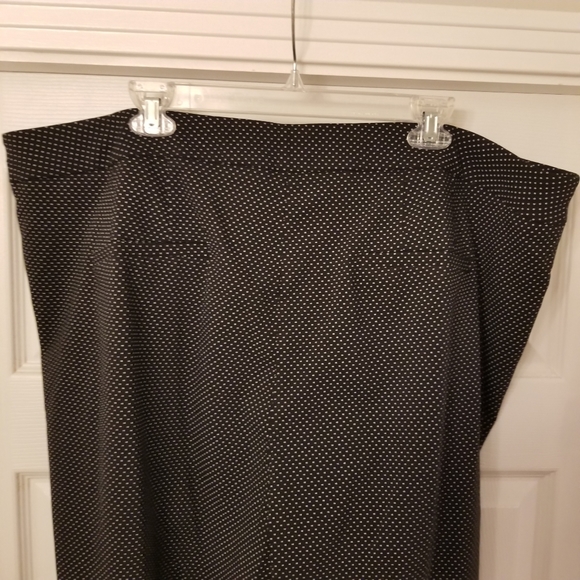 Investments black polka dot dress pant 24W - Picture 2 of 6